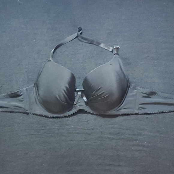 Bra. - Picture 1 of 3